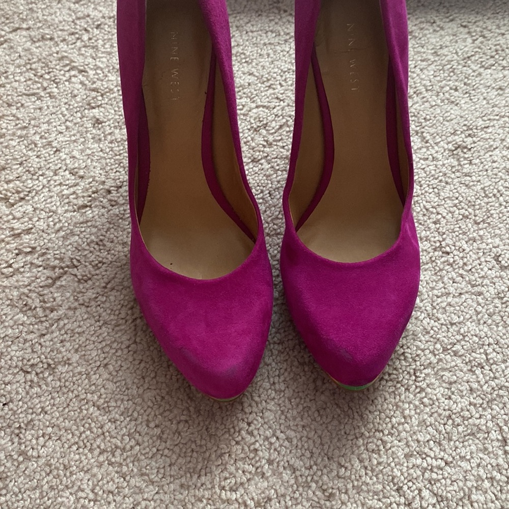 Fuschia heels - Picture 3 of 3